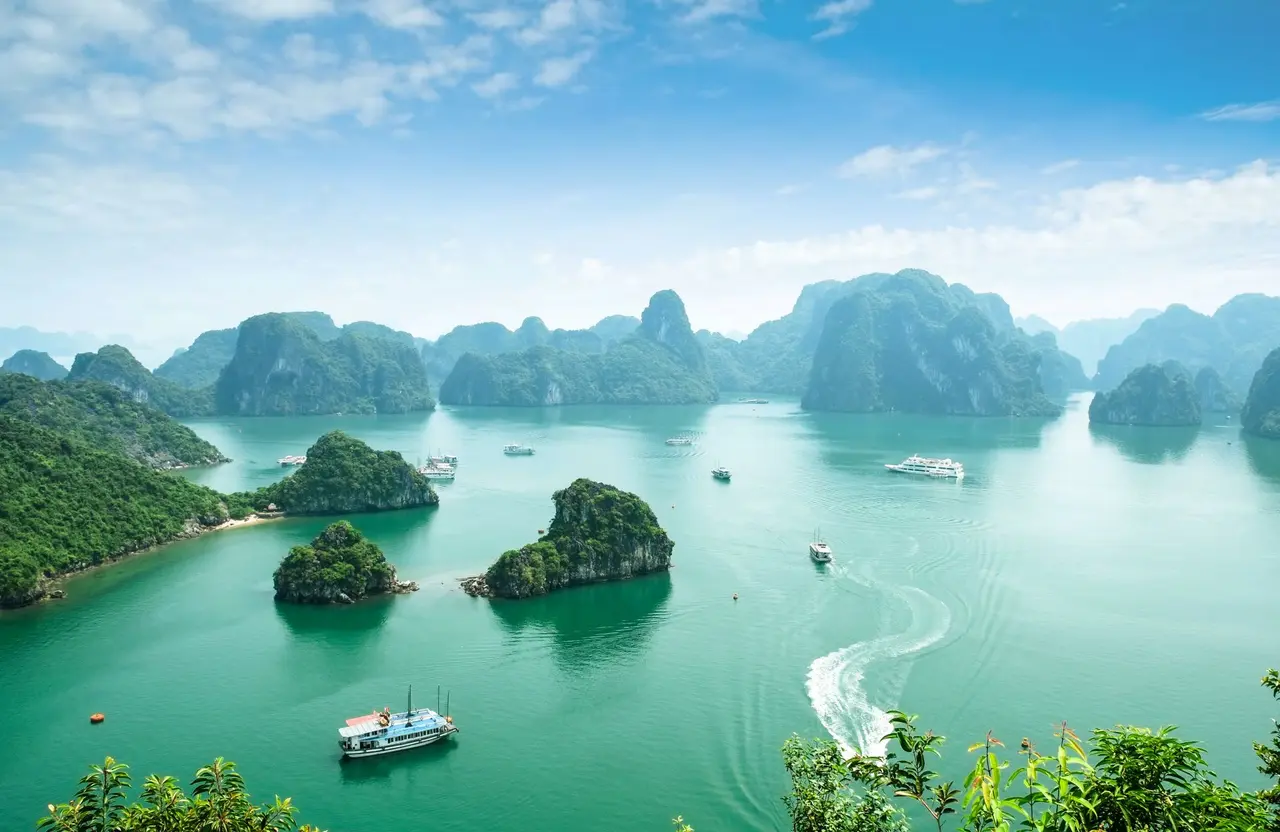Ha long bay i vietnam