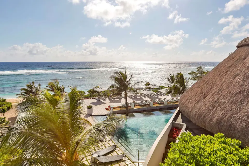 Radisson blu lafayette ligger helt ud til stranden og havet