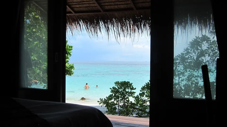 Soveværelse med havudsigt på Ten Moons Lipe Beach Resort