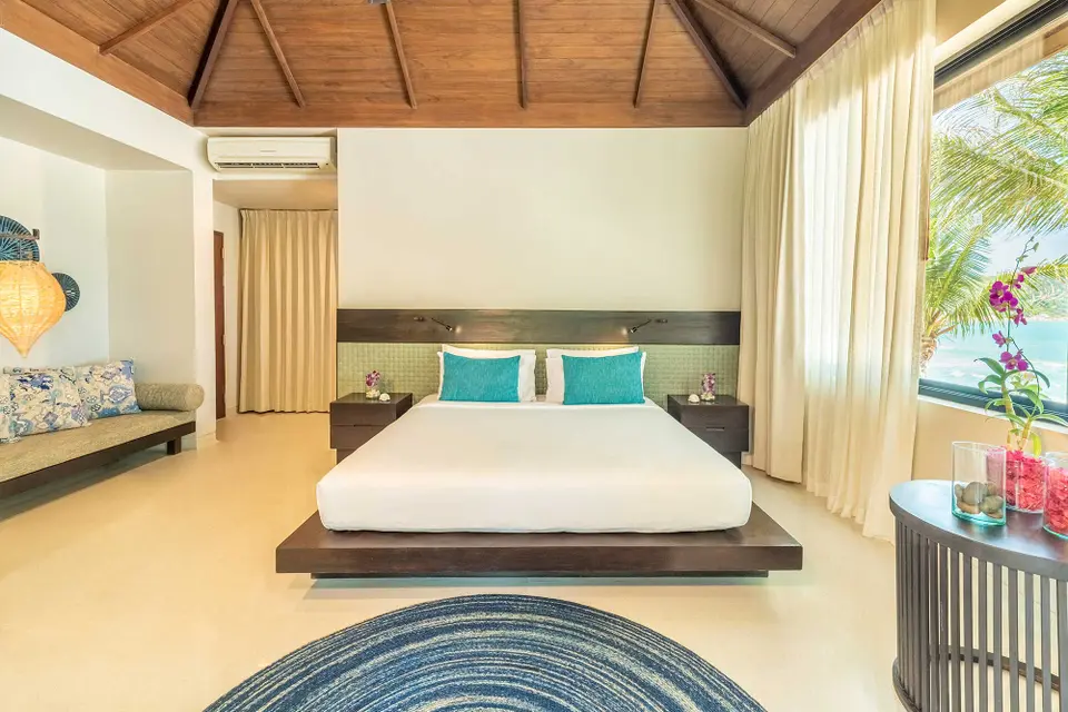 Soveværelse med havudsigt i Buri Rasa Village på Phangan Island