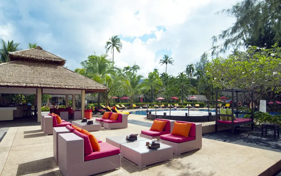 Beliggende i tropiske omgivelser, Centara Koh Chang Tropicana Resort tilbyder en afslappet atmosfære med et poolområde omkranse af