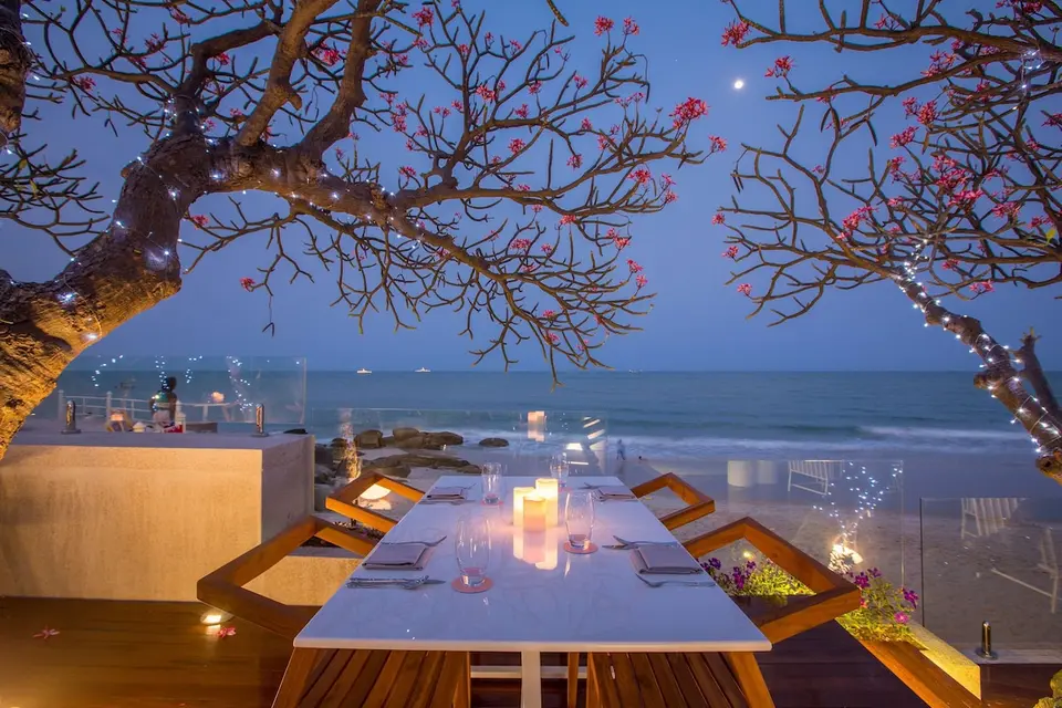 Havudsigt borddækning på Hilton Resort Hua Hin