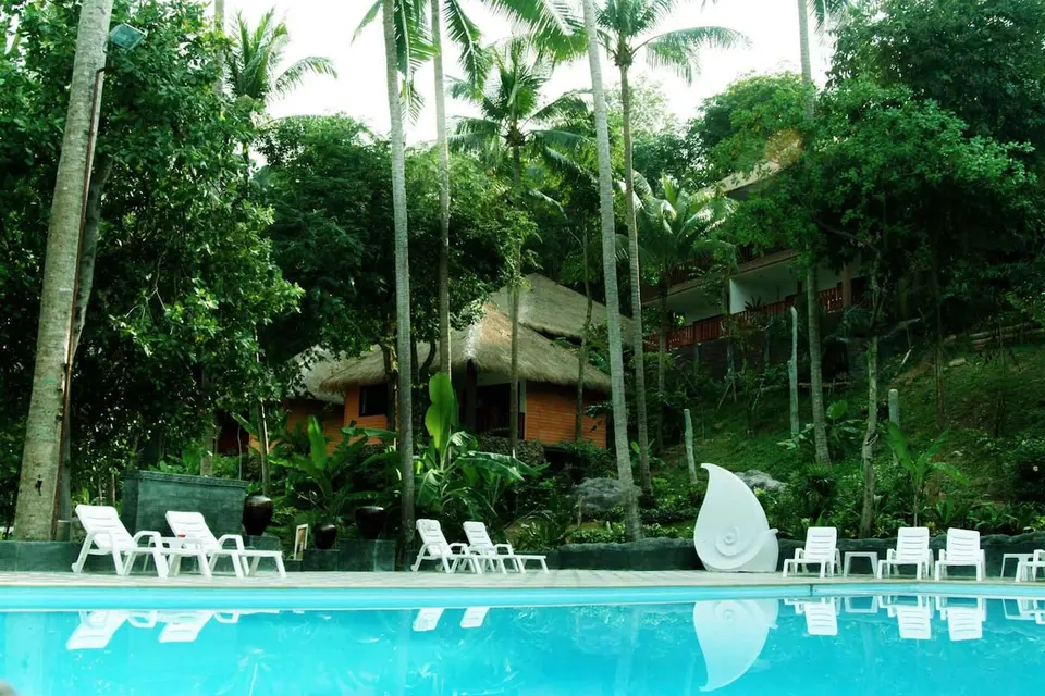 Flygt ind i et tropisk paradis, når du besøger Koh Hai Fantasy Resort.