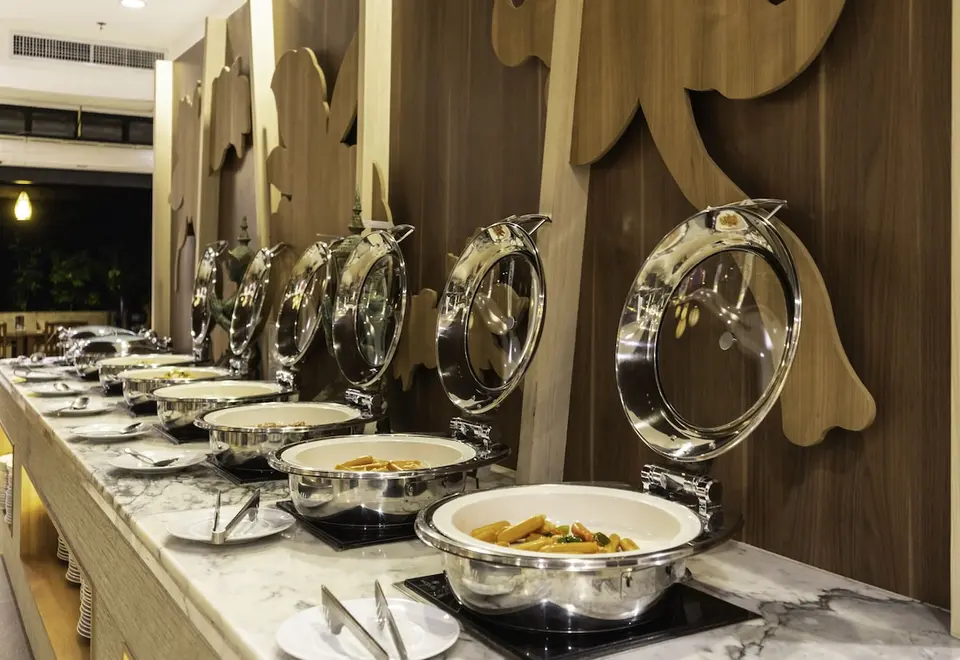 Buffetrestaurant på Seaview Resort i Khao Lak med flere forskellige retter