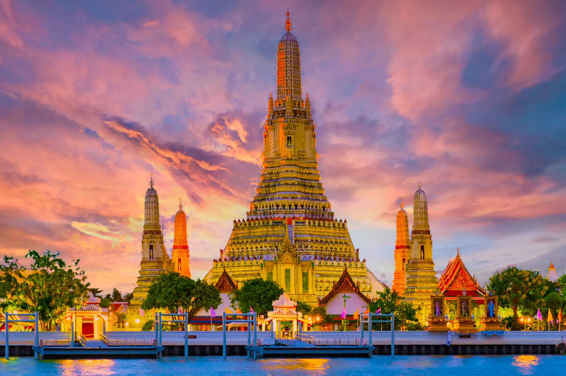 Wat Arun templet i Bangkok ved solopgang