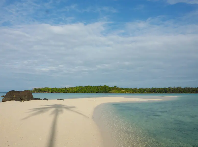 Oplev det ultimative tropiske tilbagetog på Seavana, en strandresort på Koh Mak. Beliggende direkte til sandstranden omgivet af palmetrær,