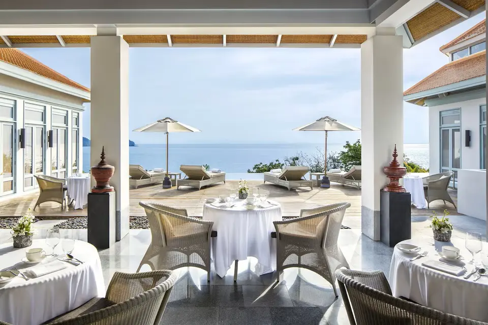Amatara Welleisure Resort morgenmad paa udendoers terrasse