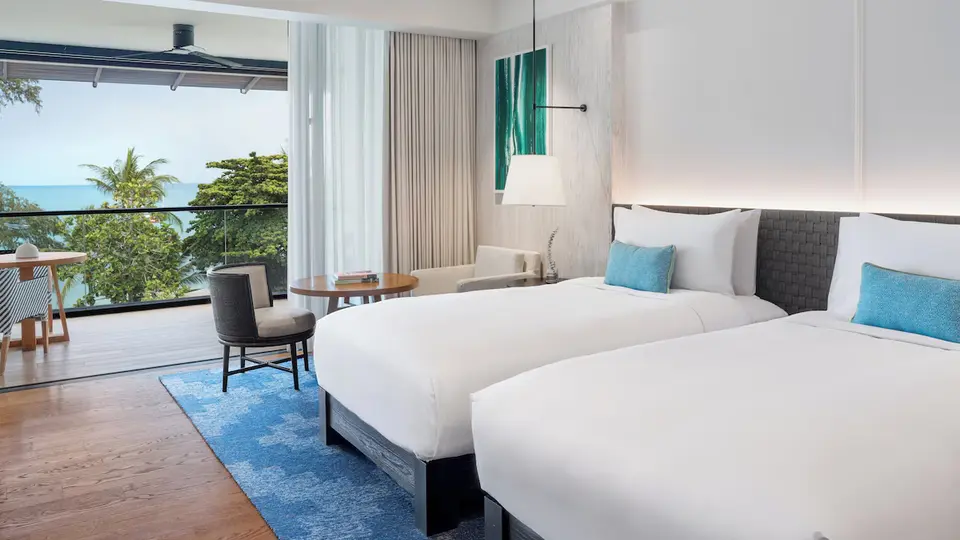 Kimpton Kitalay Samui ex paa vaerelse med havudsigt og twin beds