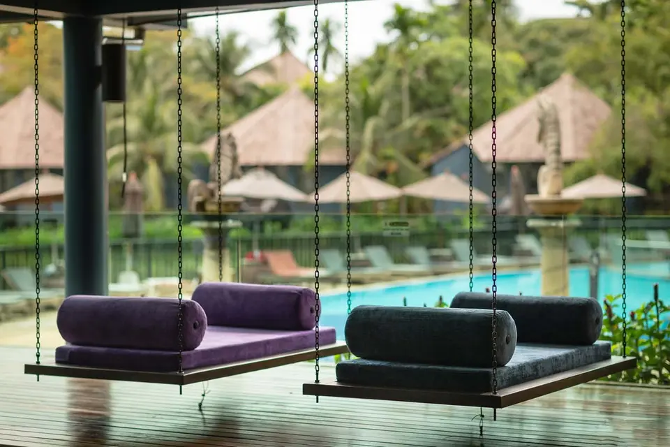 Peace Laguna Resort Spa stole som gynger eller omvendt