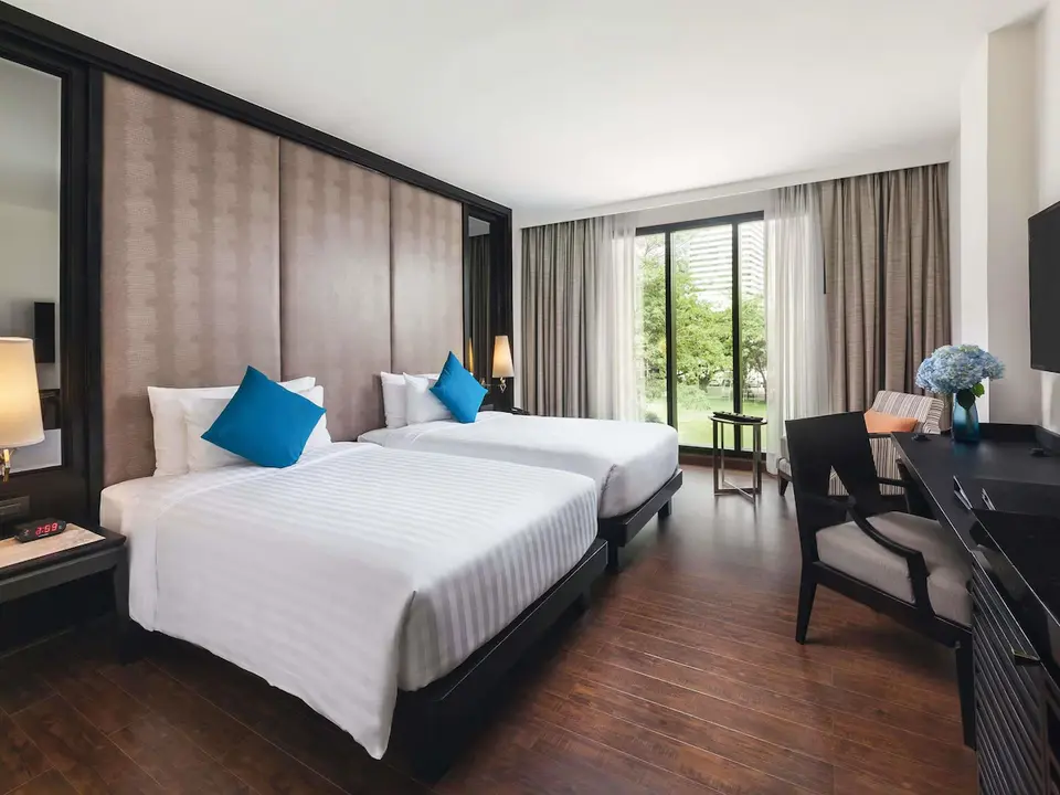 Movenpick Hotel Sukhumvit 15 Bangkok eksempel paa vaerelse med to senge