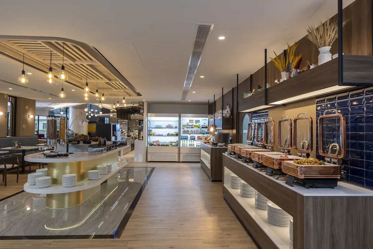 Centara Life Hotel Bangkok Phra Nakhon morgenmadsbuffet og restaurant