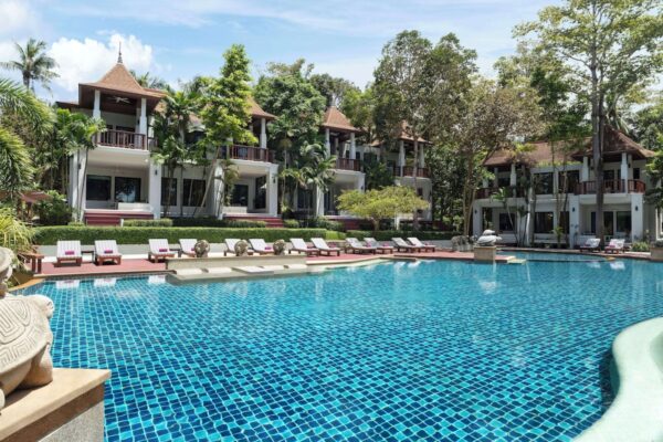 Koh Lanta Resort med strandfront og swimmingpool. AVANI+ Koh Lanta Krabi Resort er et roligt tilflugtssted, ideelt til afslapning. Med