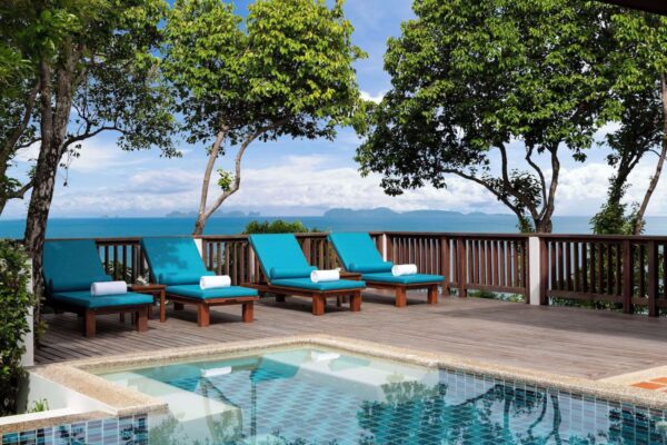 AVANI Koh Lanta Krabi Resort har et rummeligt poolområde med rigelig svømmeplads, suppleret med adskillige liggestole til afslapning. Fra